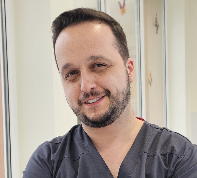 lek. Sebastian Brzuszkiewicz : Kierownik Oddziału