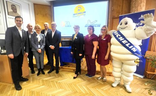 8 (1) (1) (1) (1) (1) (1) (1) (1)